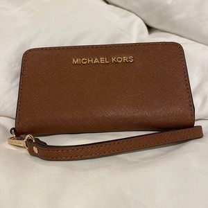 Micheal Kors wristlet wallet
